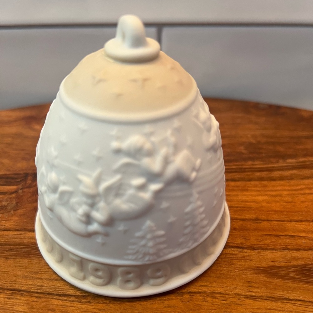 Lladro 1989 Christmas Bell